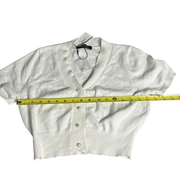 Cider,cropped white sweater,S.,pearl like buttons front,
Summer,feminine,staple - Picture 8 of 10
